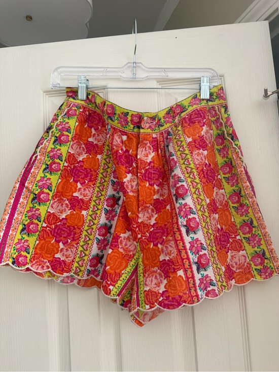 Elizabeth James Pants - Elizabeth James - size L - Floral Scallop Hem Shorts -